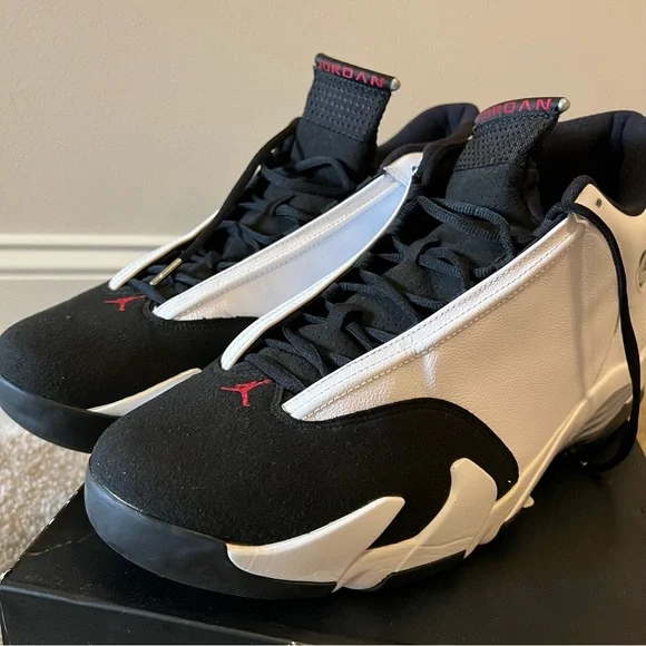Size 18 - Jordan 14 Retro Black Toe 2014 - 487471 102 White/Blck /Varsity Rd BOX